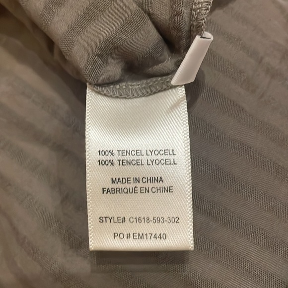 EUC cloth & stone Blouse - Picture 5 of 6